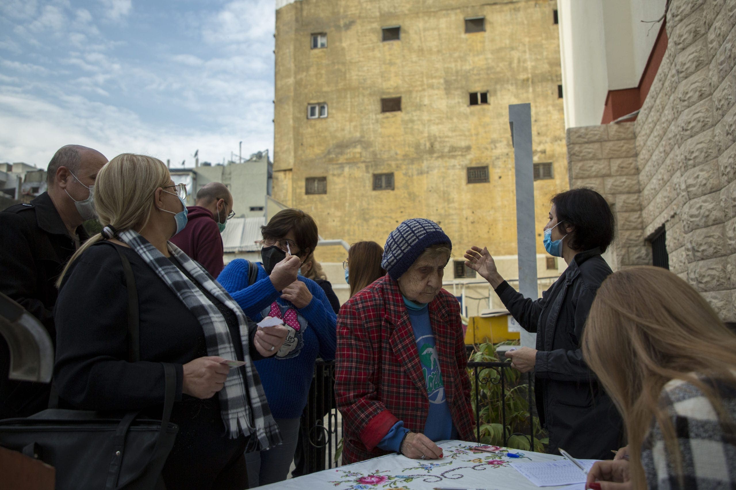 Lebanon in Crisis: Lockdown Suspends Food Distribution | CNEWA