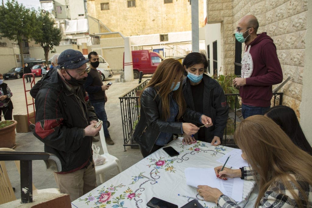 food distribution in Lebanon